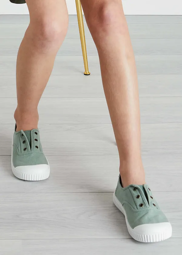 Faux Lace Hole Canvas Plimsolls in Green (24-34EU)