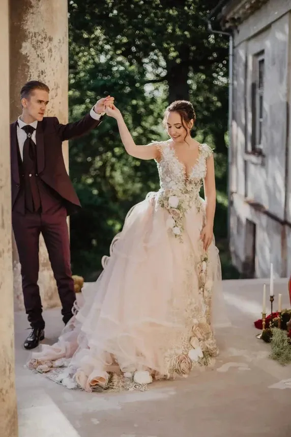 New Style Sheer Neck Sleeveless Tulle Long Wedding Dress with Flowers Prom Dresses UQW0088