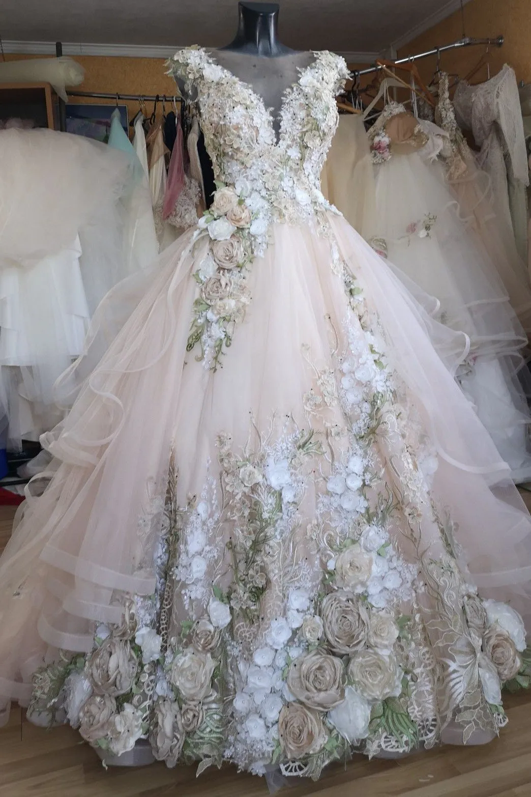 New Style Sheer Neck Sleeveless Tulle Long Wedding Dress with Flowers Prom Dresses UQW0088